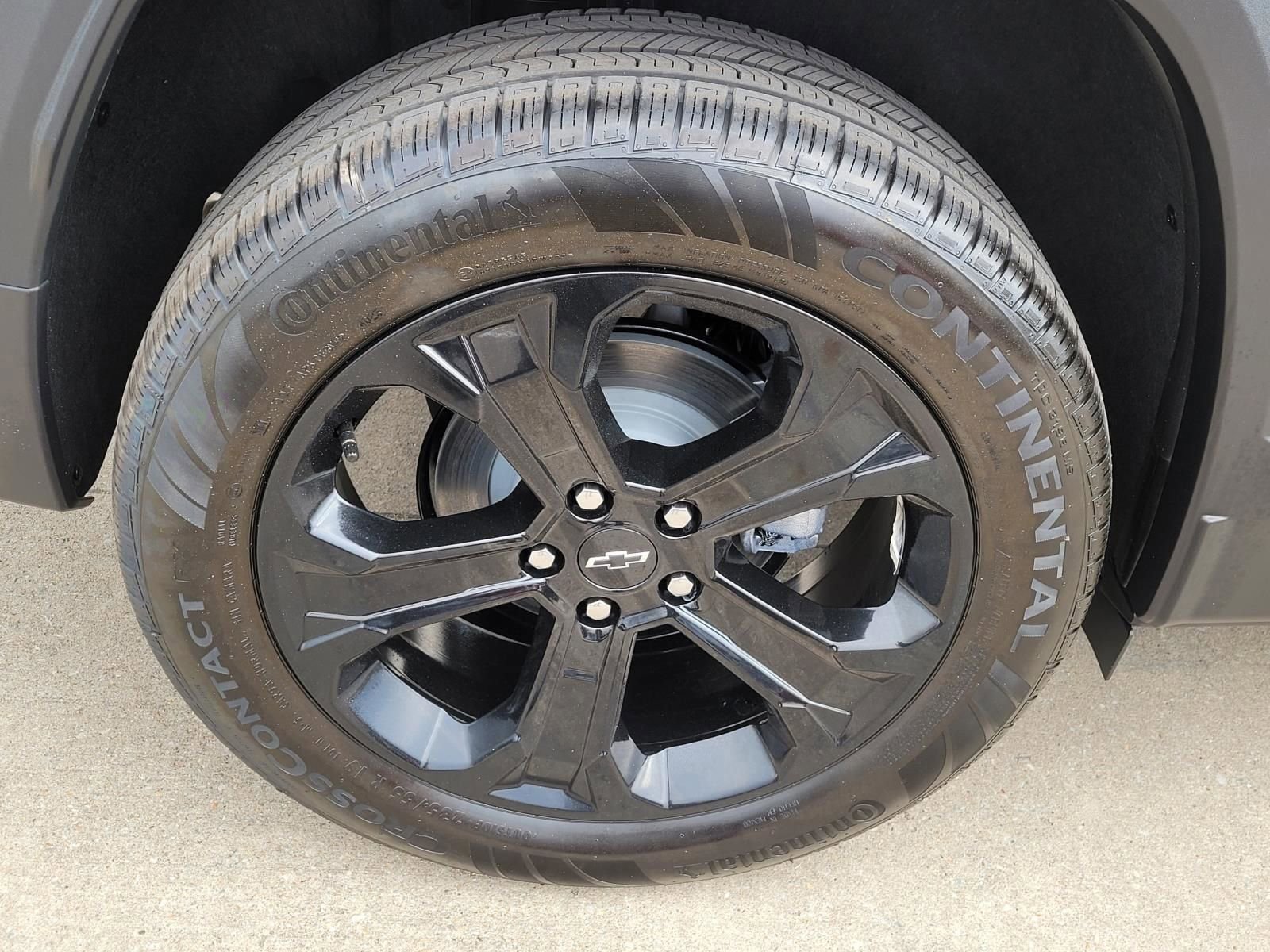 New 2026 Chevrolet Equinox LT w/ Midnight Edition AWD/4WD image 5