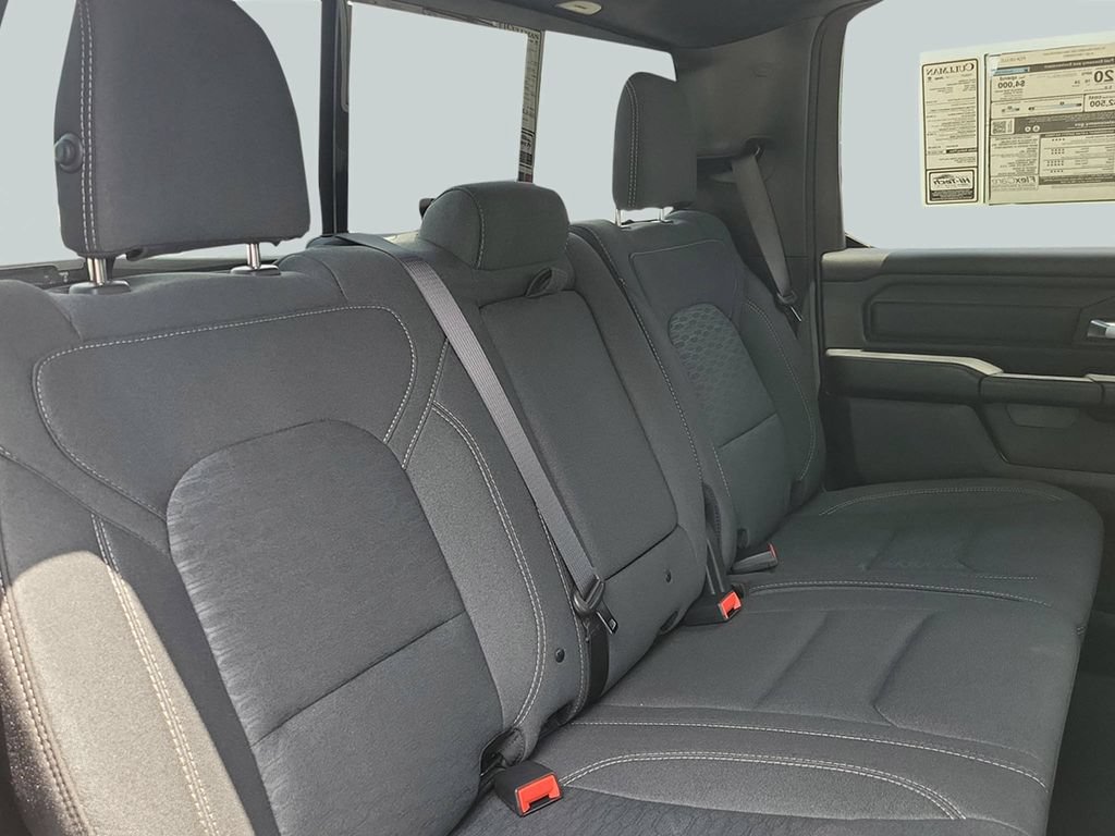New 2026 RAM 1500 Express AWD/4WD image 39
