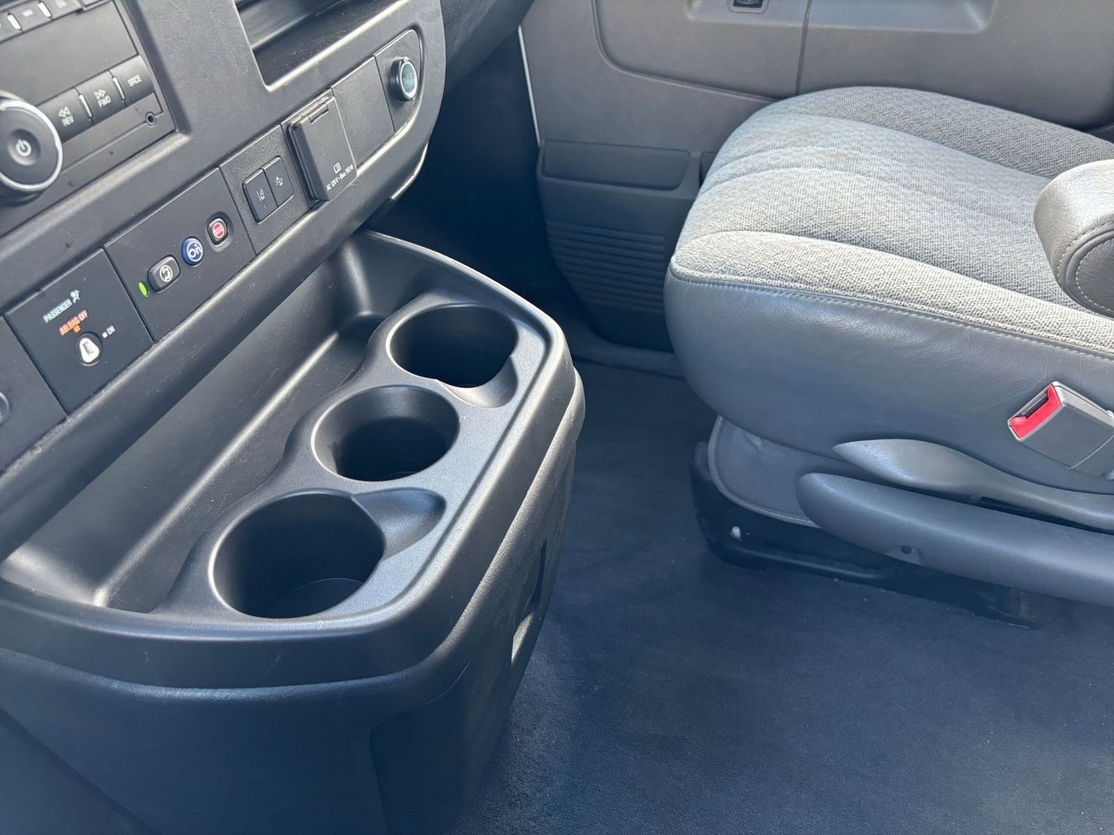 Used 2025 Chevrolet Express 3500 LT w/ LT Preferred Equipment Group image 41