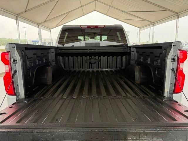 Used 2025 Chevrolet Silverado 1500 High Country AWD/4WD image 6