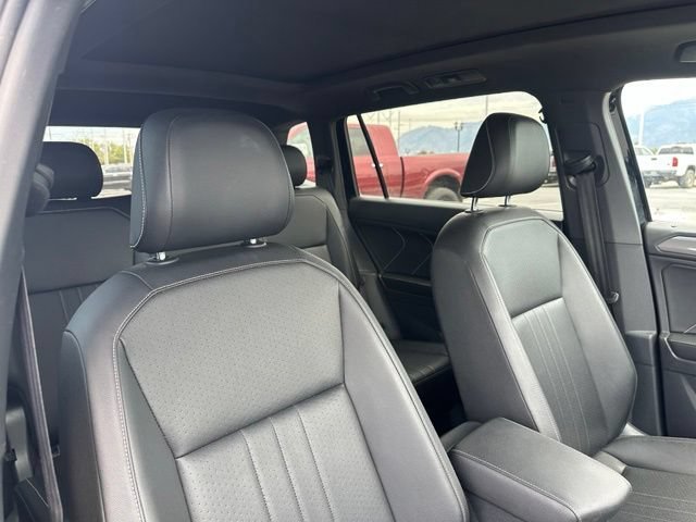 Used 2023 Volkswagen Tiguan SE R-Line AWD/4WD image 33