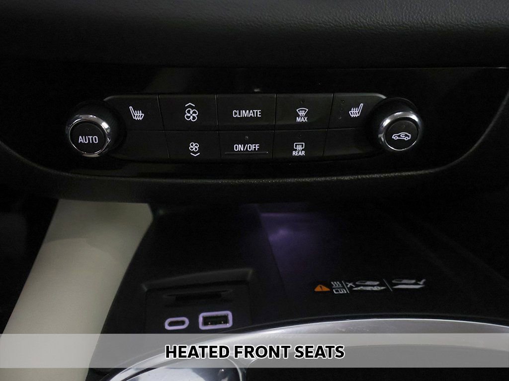 Used 2023 Buick Enclave Essence image 7