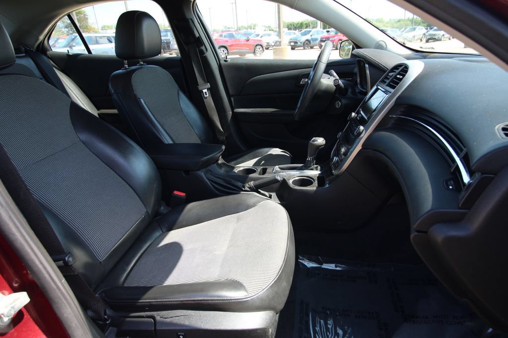 Used 2015 Chevrolet Malibu LT w/ Power Convenience Package FWD image 8
