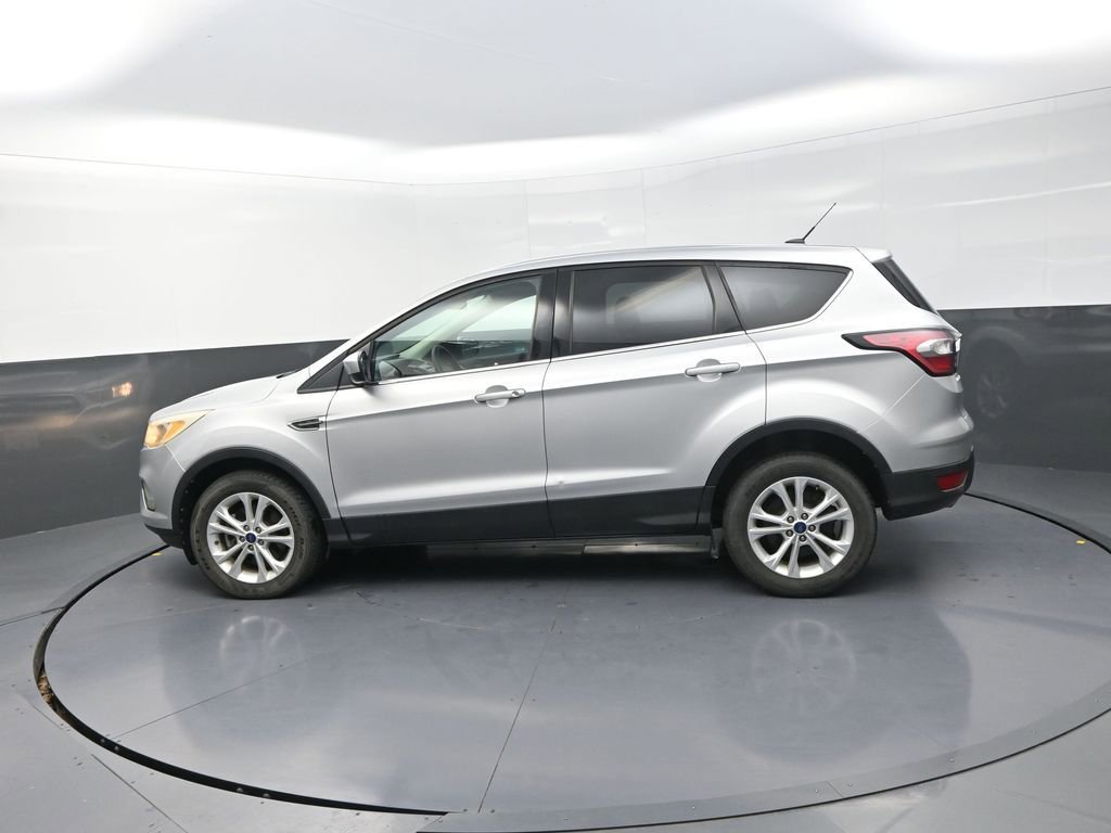 Used 2017 Ford Escape SE image 6
