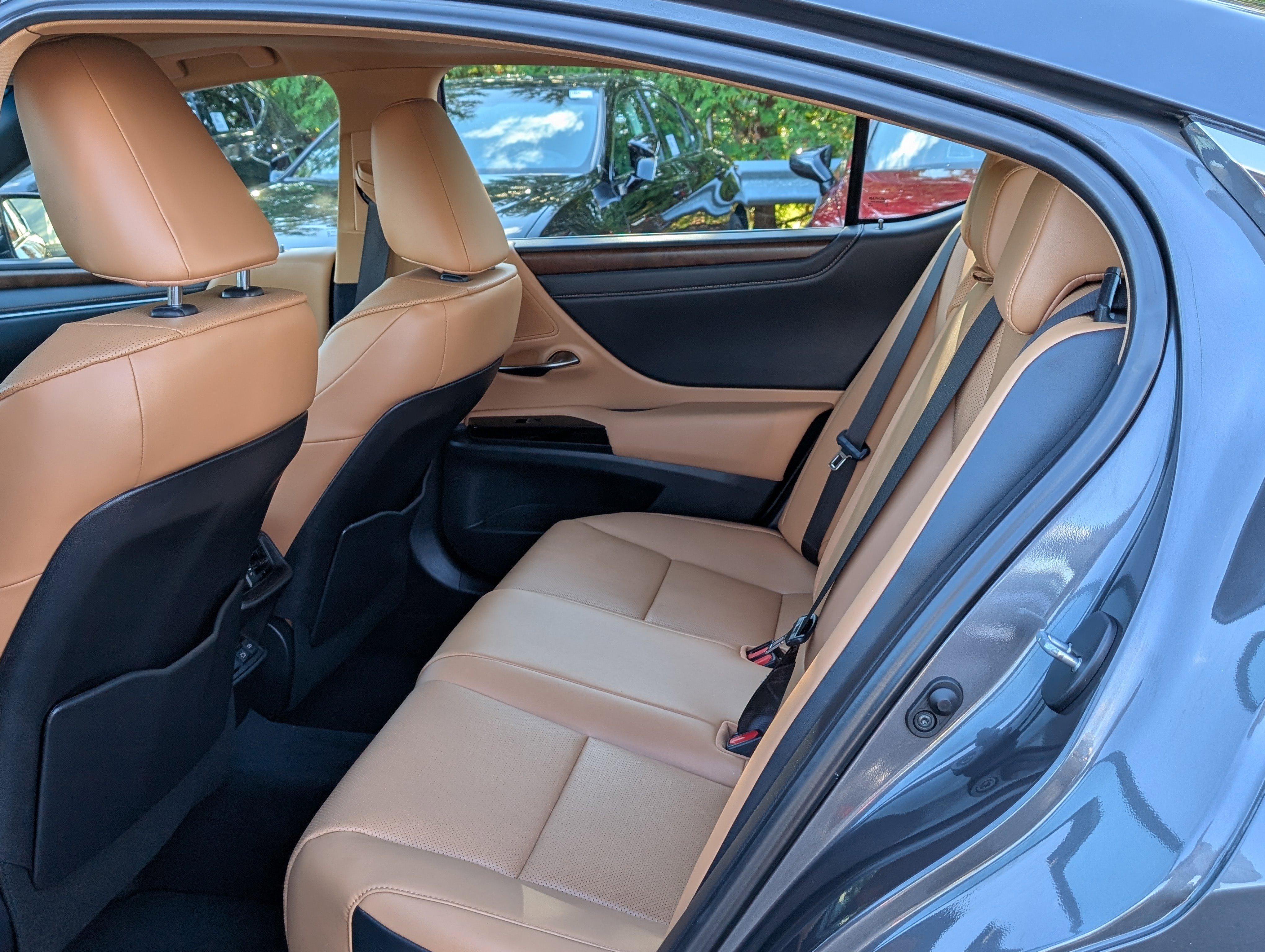 Certified 2024 Lexus ES 350 w/ Premium Package image 14