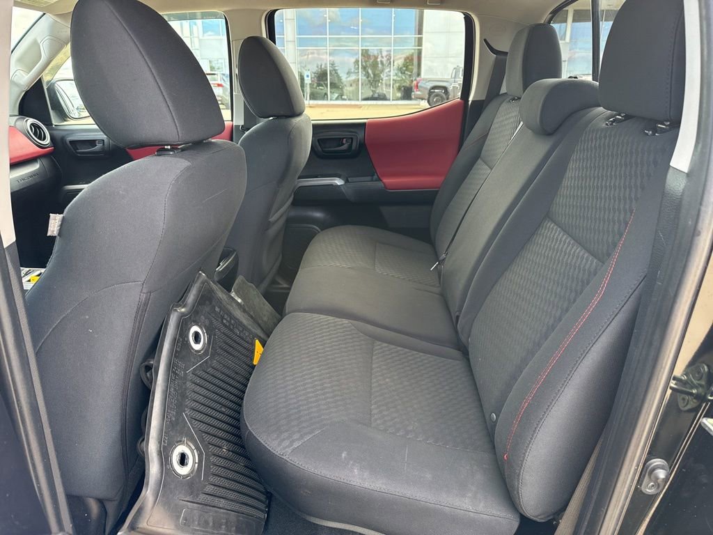 Used 2020 Toyota Tacoma SR5 w/ Technology Package AWD/4WD image 9