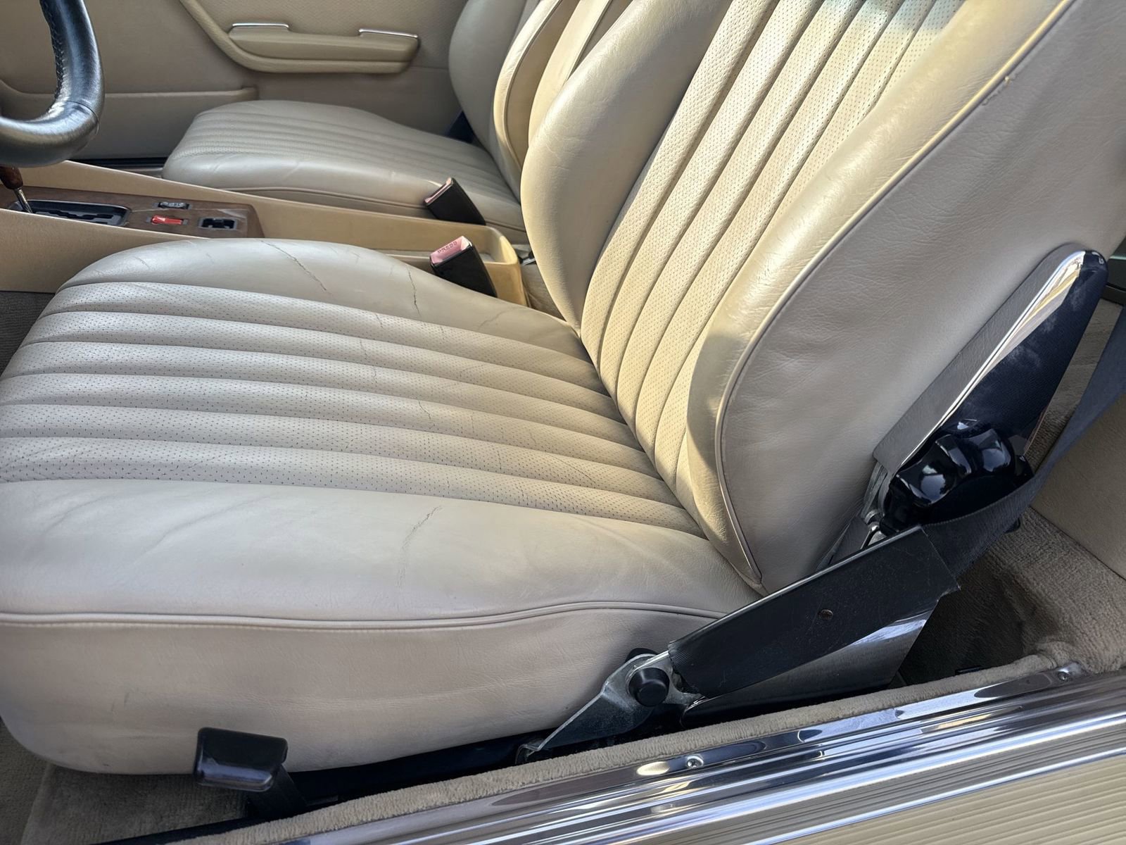 Used 1988 Mercedes-Benz 560 SL image 12