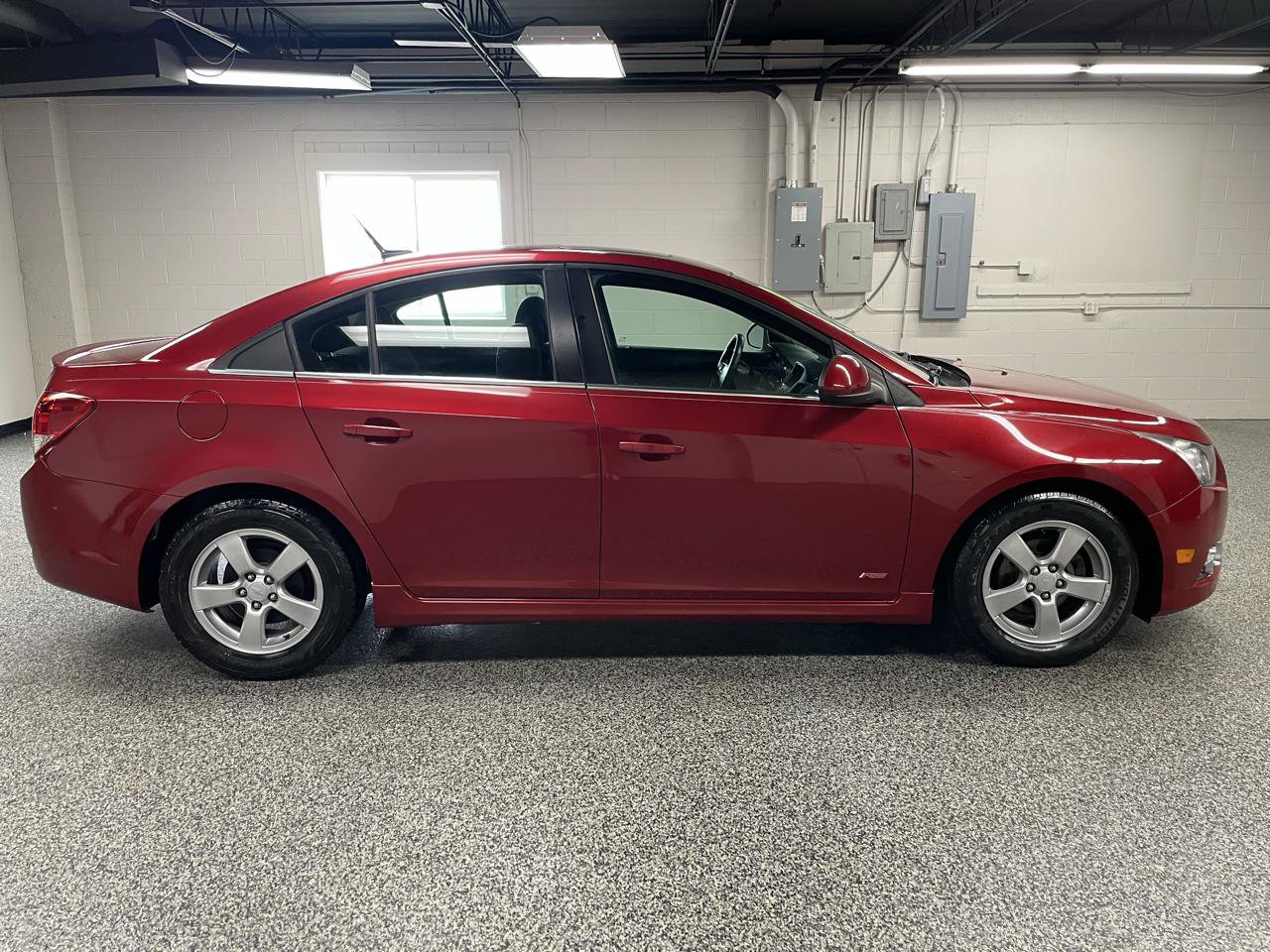 Used 2014 Chevrolet Cruze LT w/ All-Star Edition FWD image 4