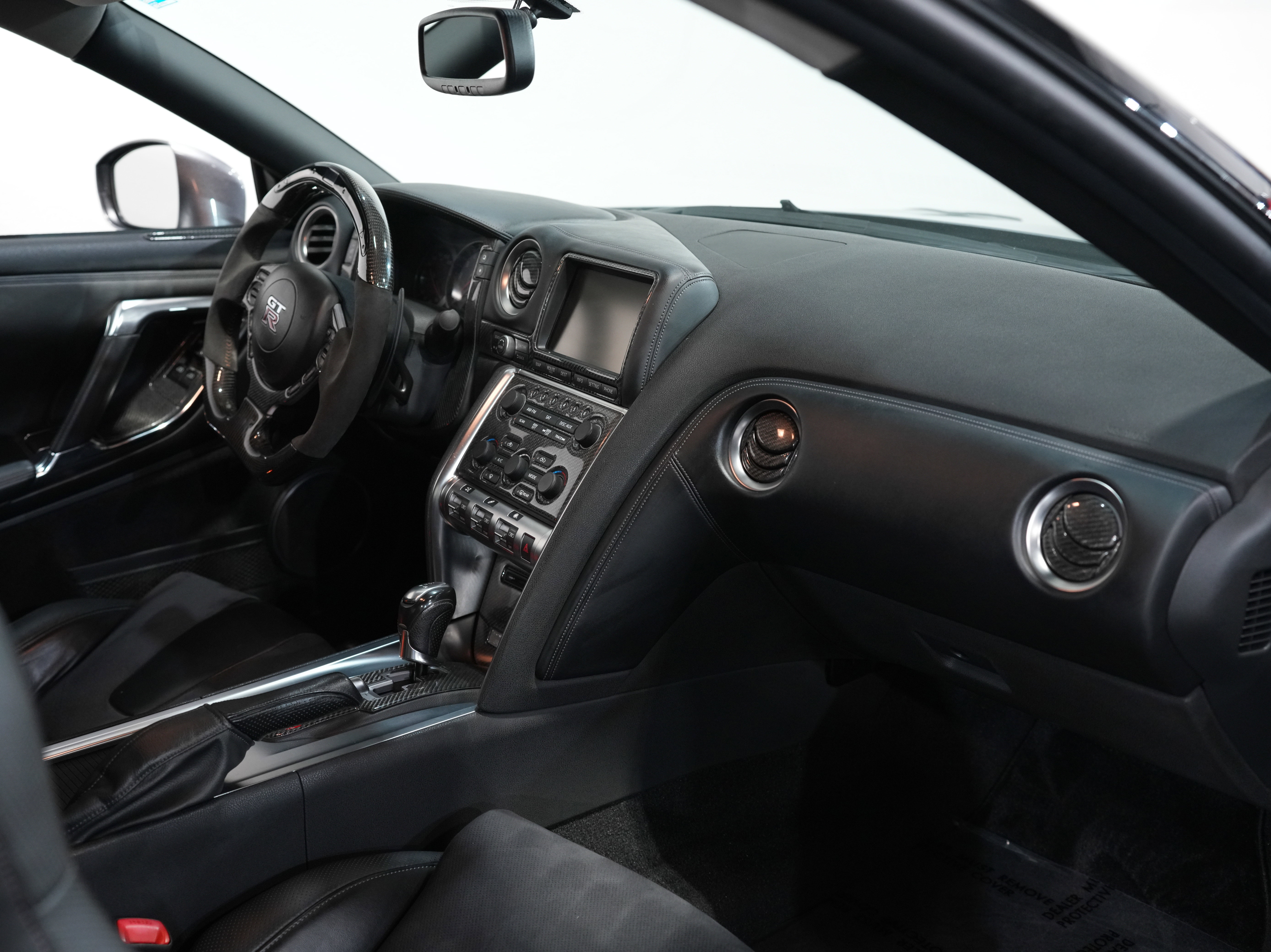 Used 2009 Nissan GT-R Premium image 34