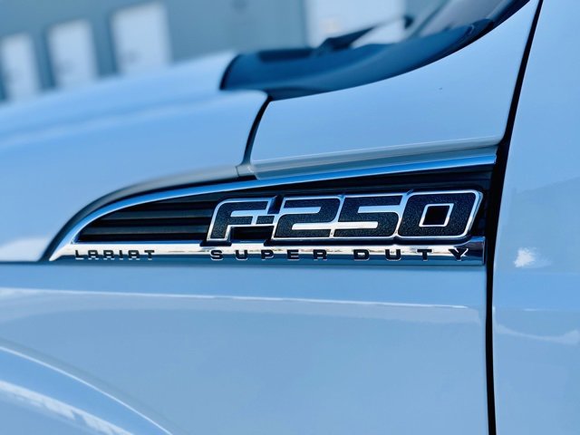 Used 2011 Ford F250 Lariat image 9