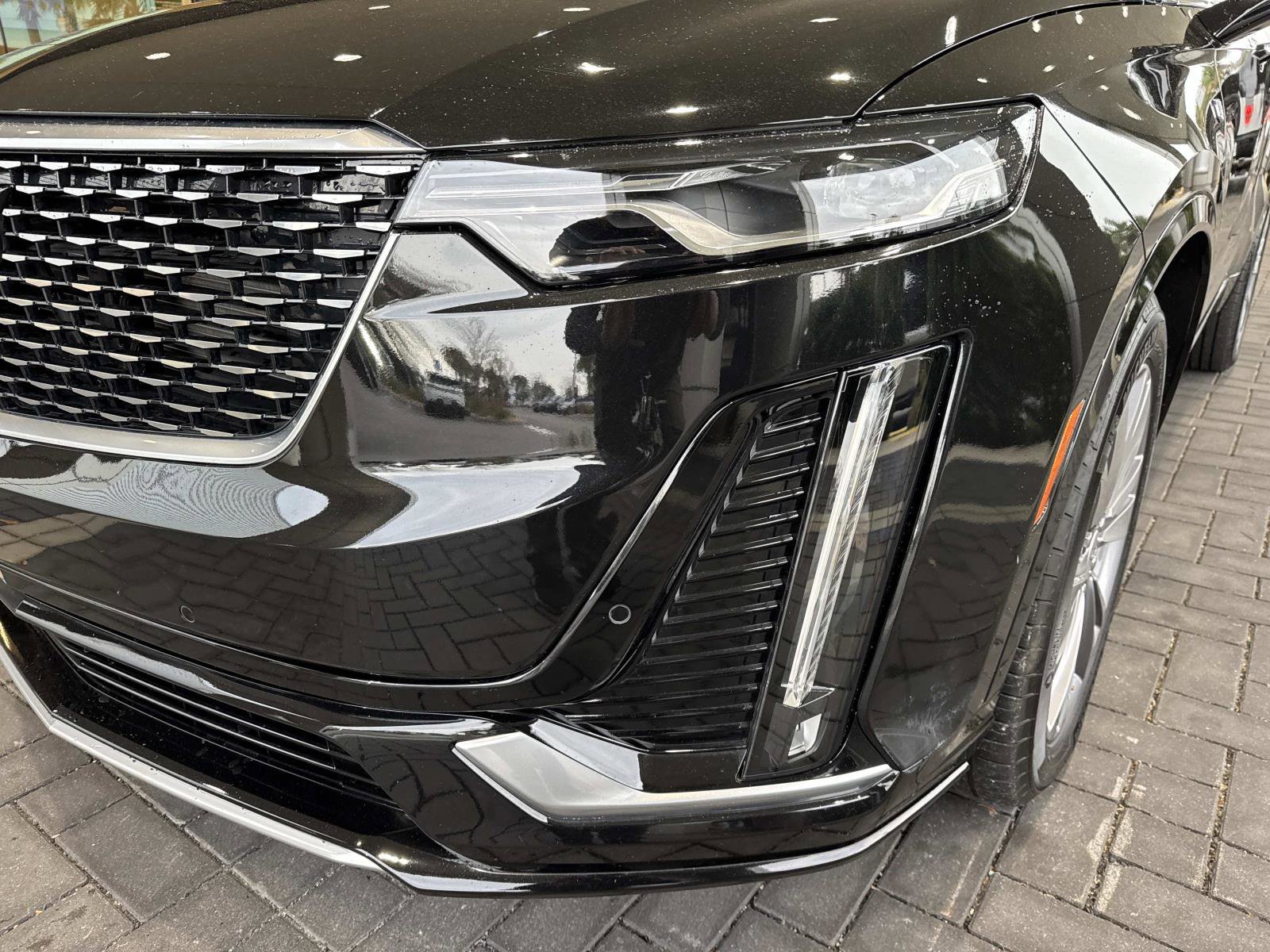 Used 2025 Cadillac XT6 Premium Luxury image 10