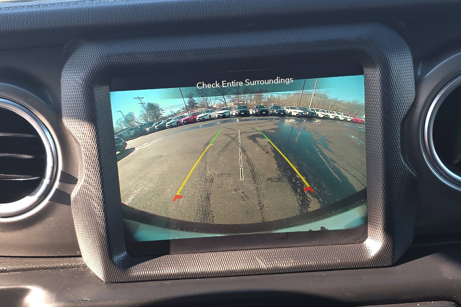 Used 2023 Jeep Wrangler Sahara image 19