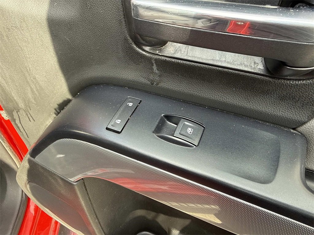 Used 2018 Chevrolet Silverado 1500 LT w/ All Star Edition image 29