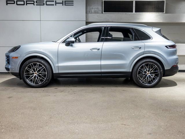 Certified 2025 Porsche Cayenne AWD/4WD image 2