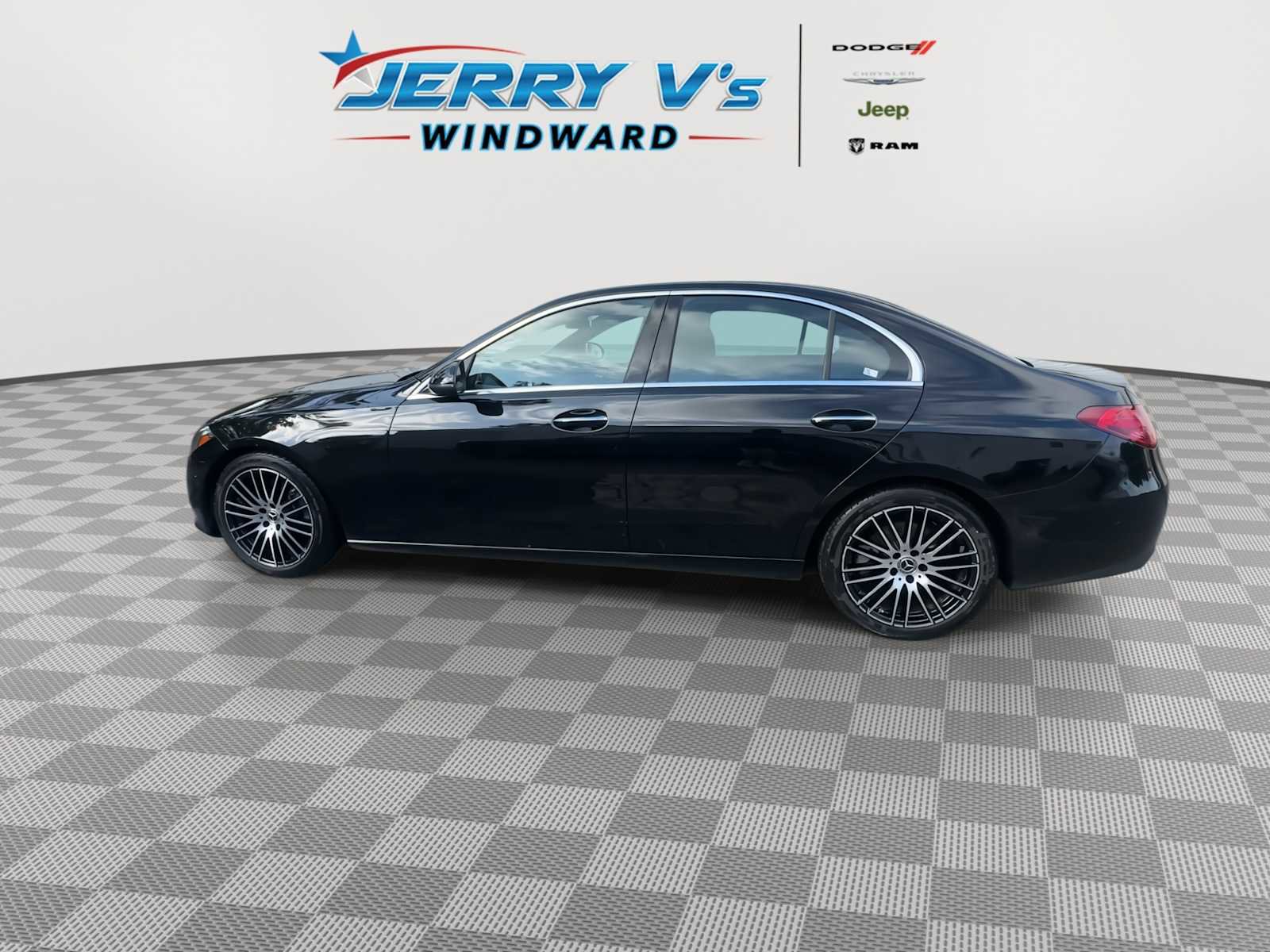 Used 2024 Mercedes-Benz C 300 4MATIC Sedan image 5