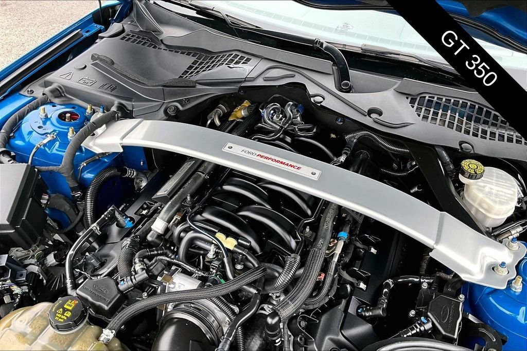 Used 2020 Ford Mustang Shelby GT350 w/ Technology Package image 28