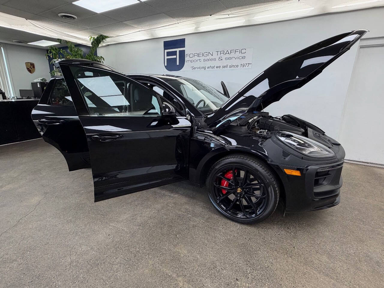 Used 2025 Porsche Macan GTS w/ Premium Package Plus (PU3) AWD/4WD image 58