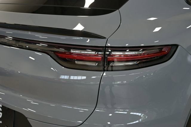 Used 2022 Porsche Cayenne Turbo GT AWD/4WD image 14