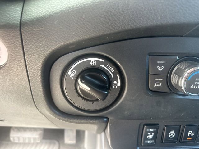 Used 2022 Nissan Frontier SV image 25