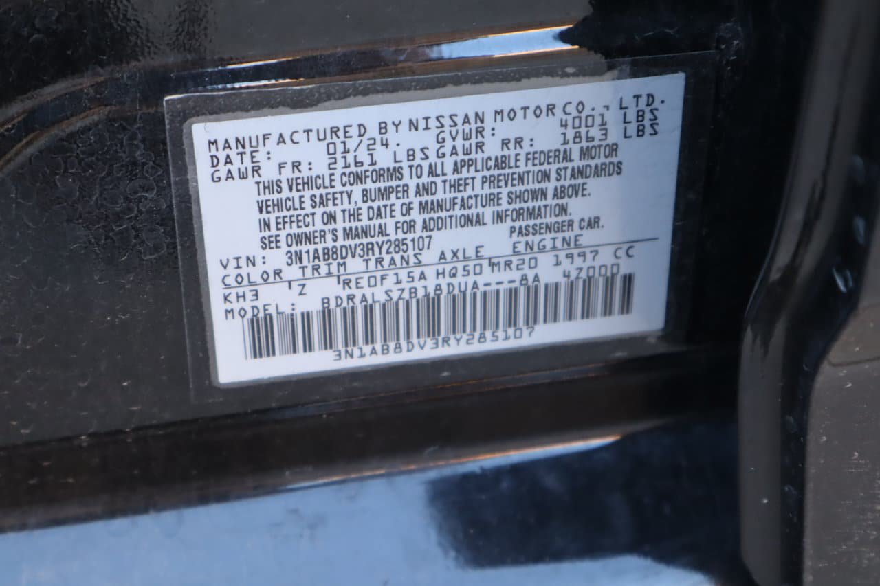 Used 2024 Nissan Sentra SR w/ SR Premium Package FWD image 29