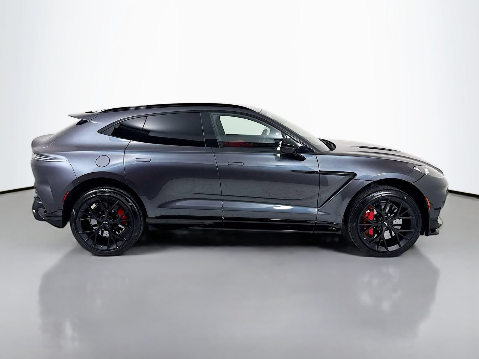 Used 2025 Aston Martin DBX 707 AWD/4WD image 8
