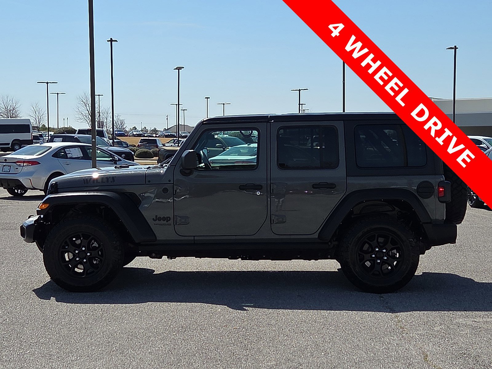 Used 2021 Jeep Wrangler Unlimited Sport AWD/4WD image 3