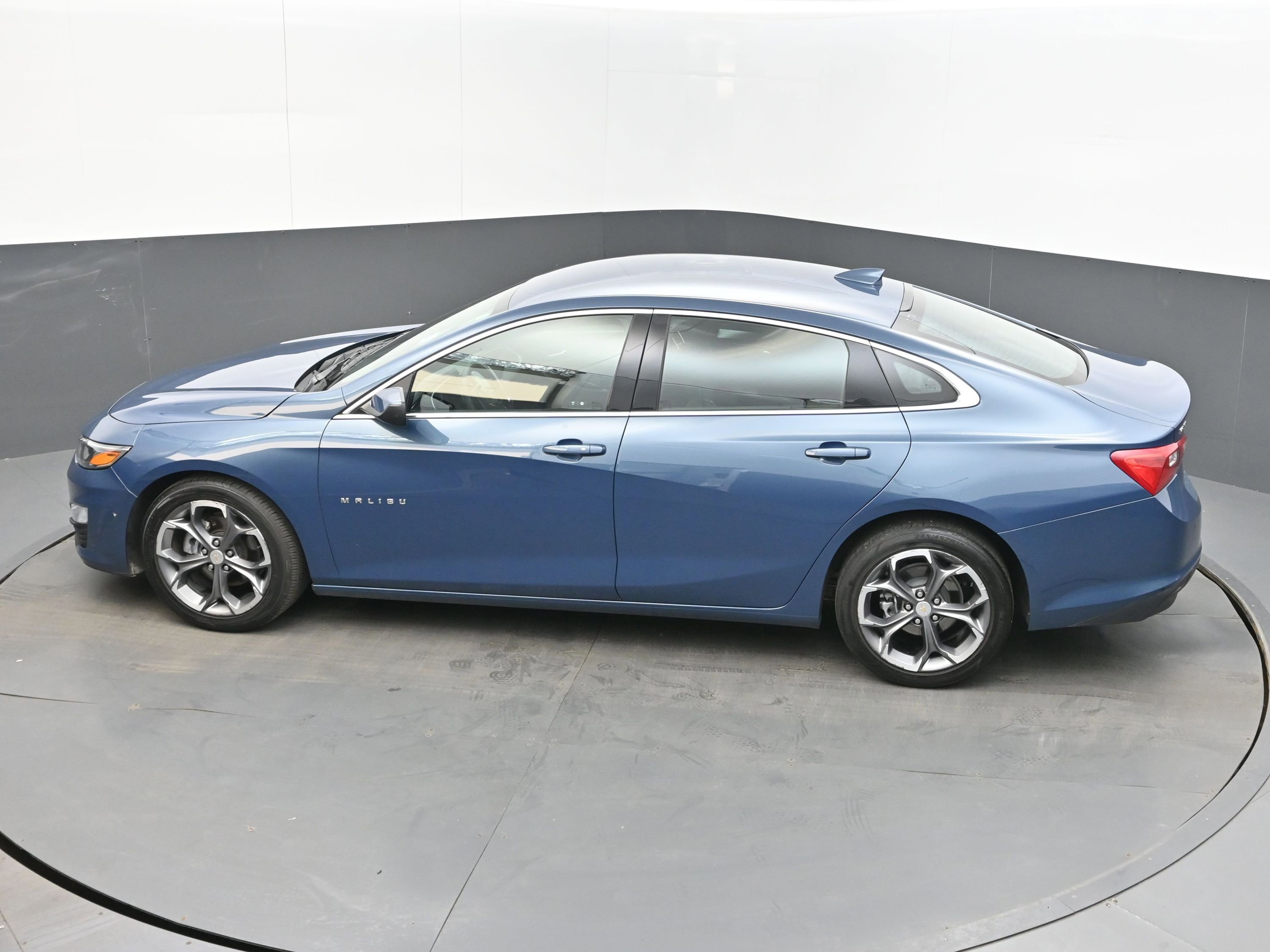 Used 2024 Chevrolet Malibu LT FWD image 36