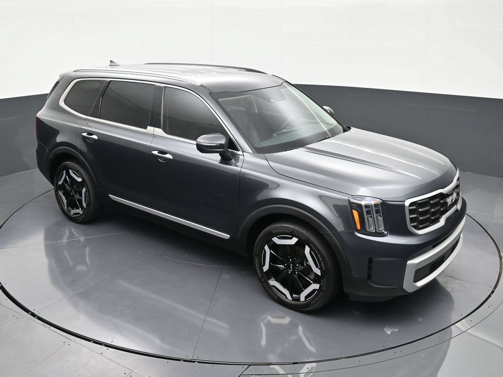 Used 2024 Kia Telluride S FWD image 18