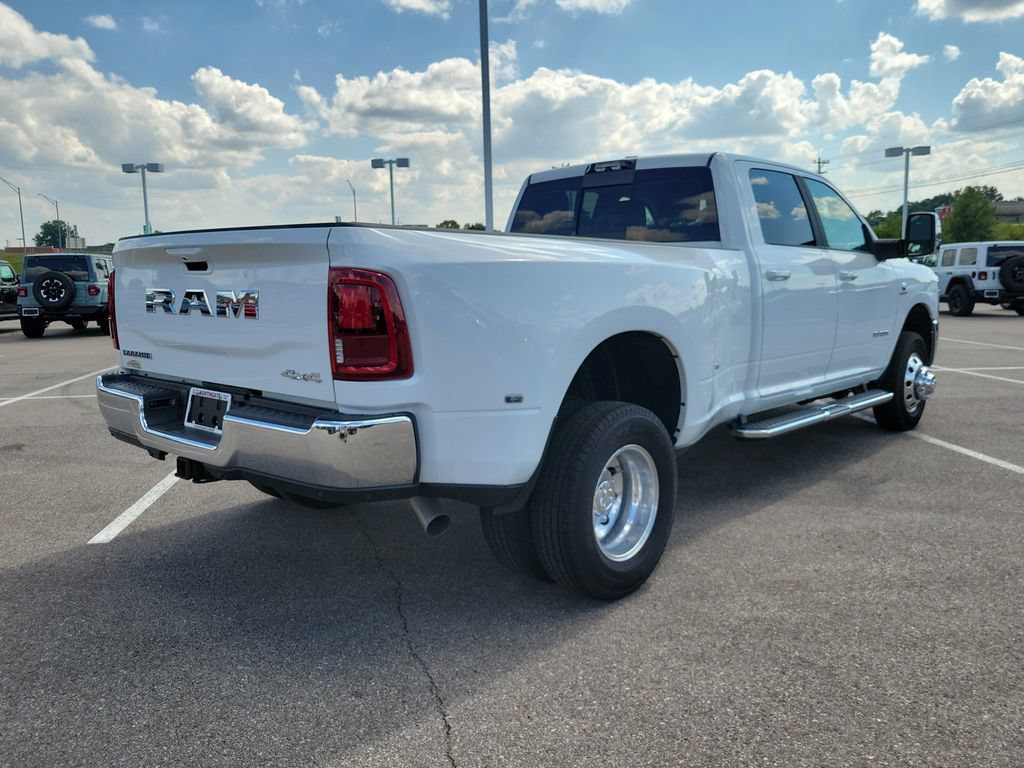 New 2026 RAM 3500 Laramie AWD/4WD image 4