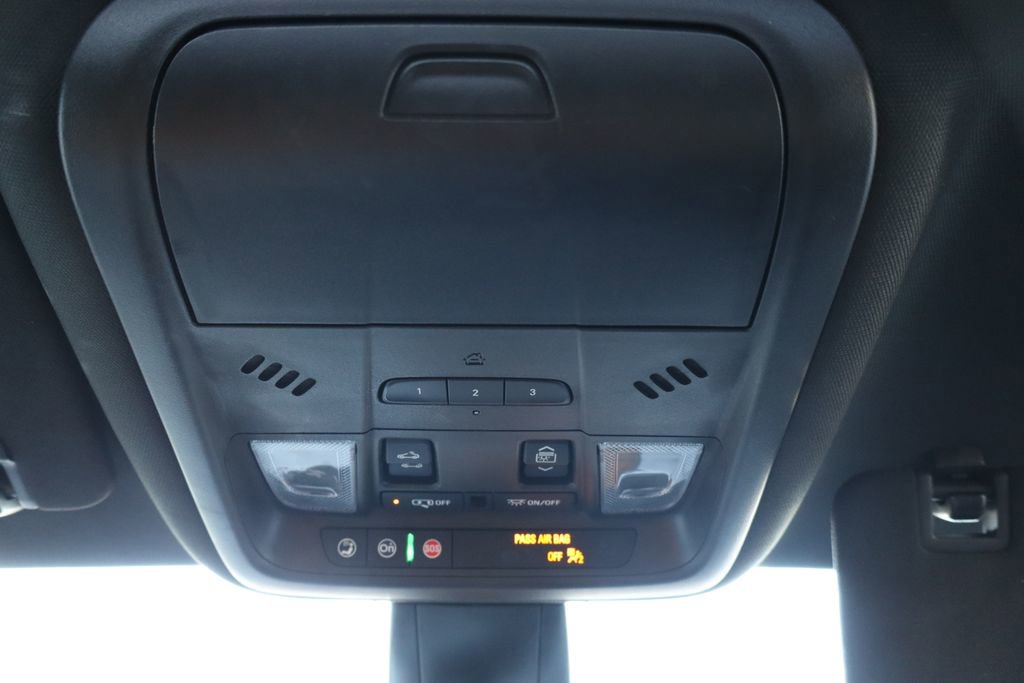 Used 2024 Cadillac XT6 Luxury w/ LPO, Floor Liner Package AWD/4WD image 16