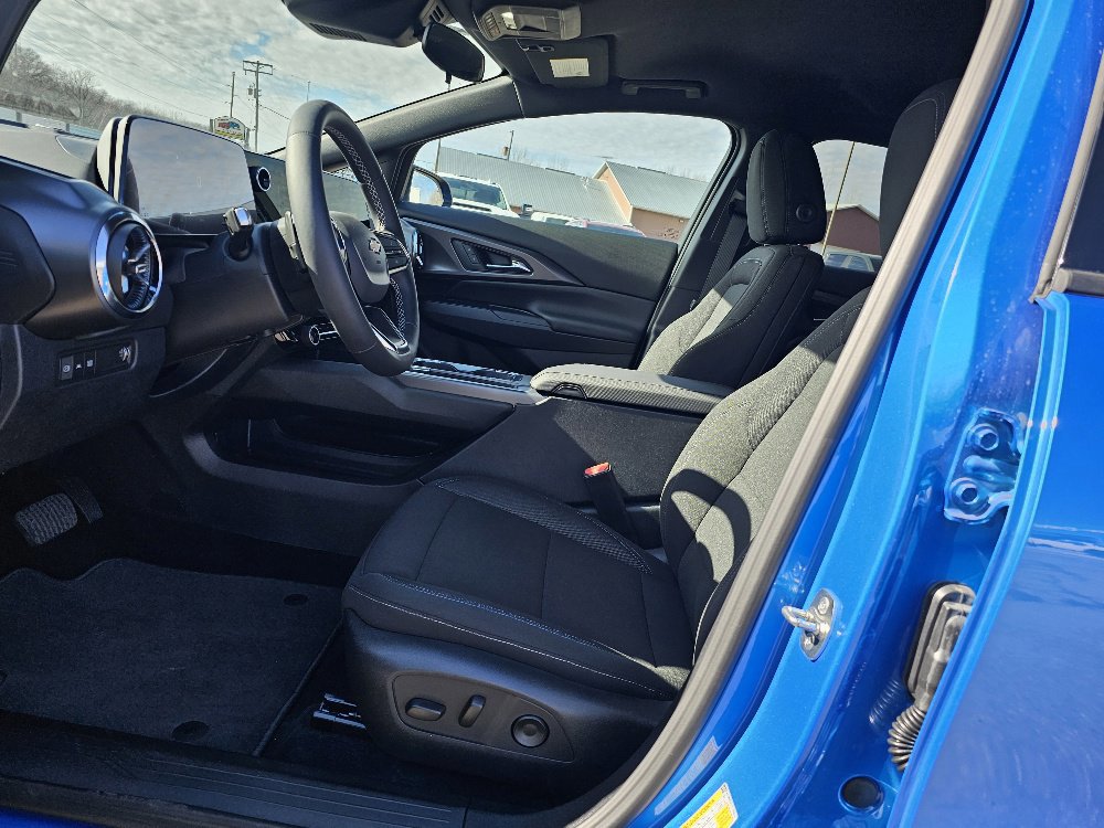 New 2026 Chevrolet Equinox EV LT w/ Comfort Package AWD/4WD image 4