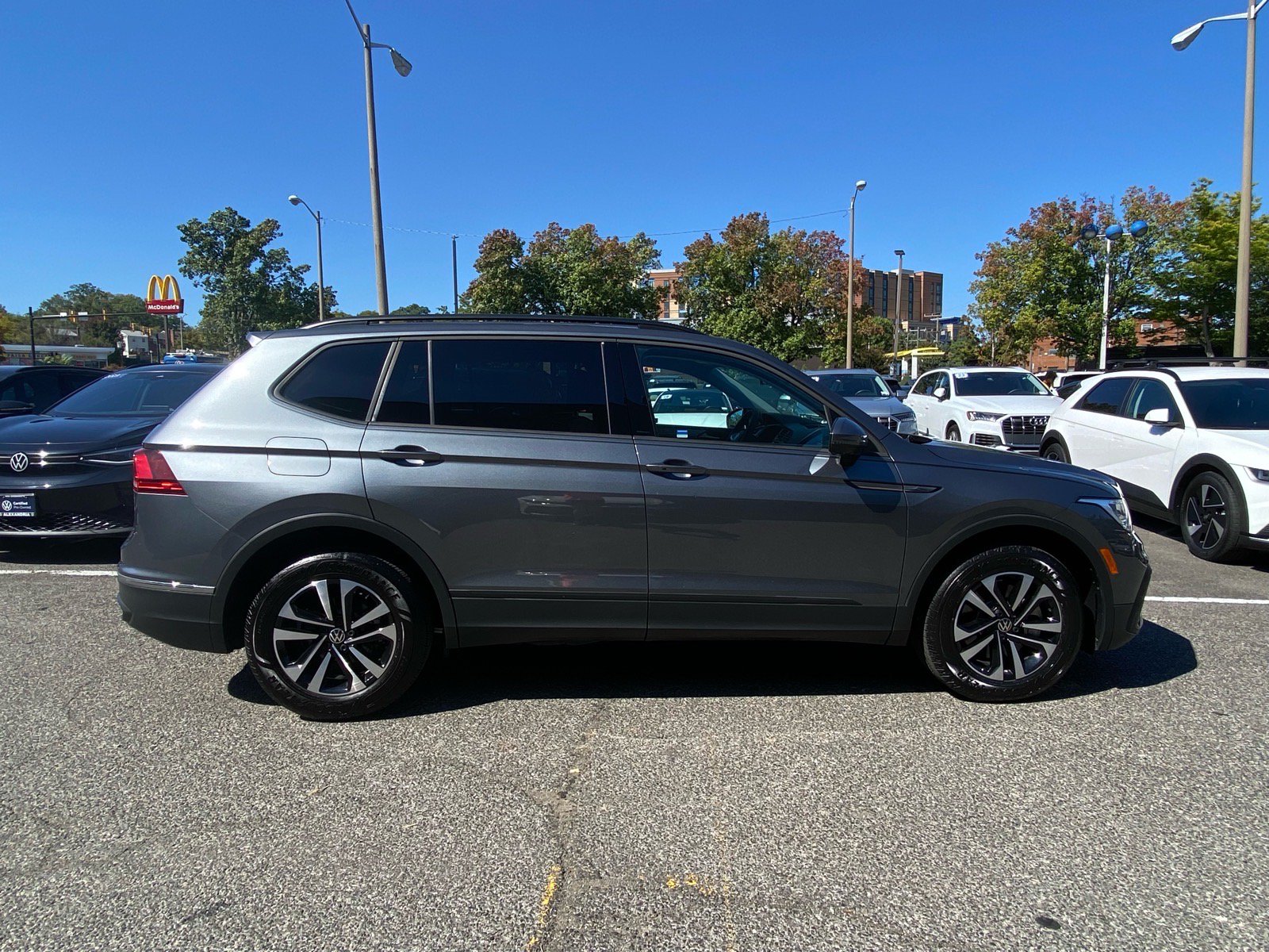 Certified 2024 Volkswagen Tiguan S AWD/4WD image 2