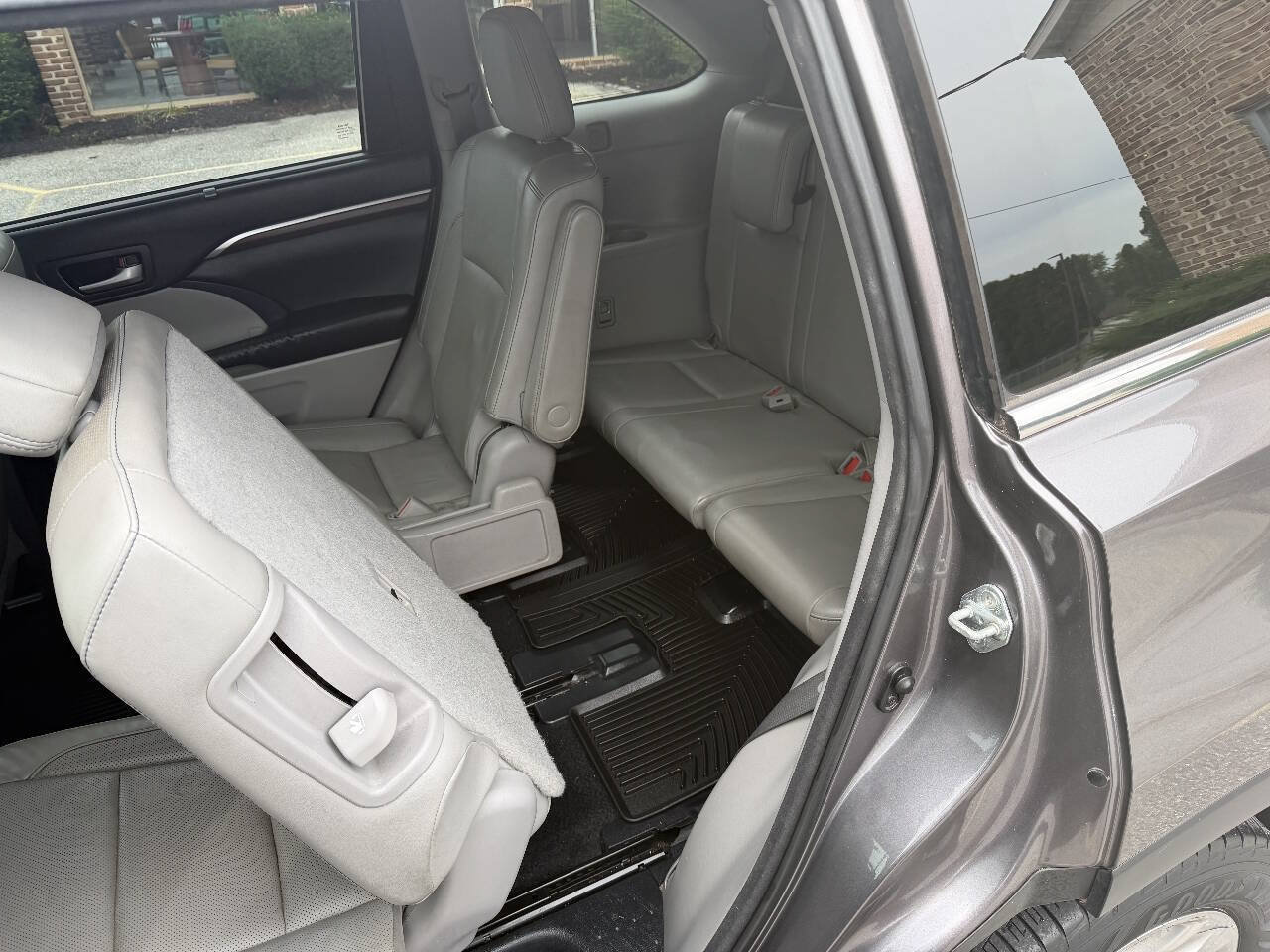 Used 2015 Toyota Highlander Limited AWD/4WD image 26