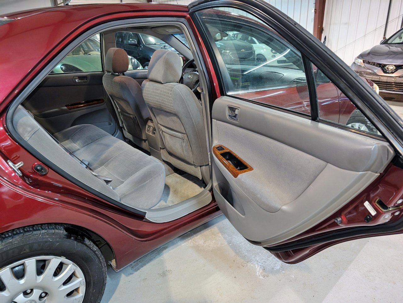 Used 2005 Toyota Camry XLE FWD image 22