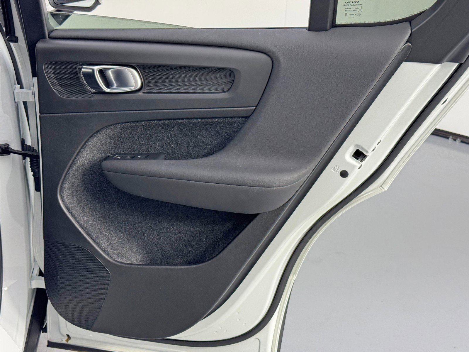 Used 2023 Volvo C40 P8 Recharge Ultimate w/ Protection Package Premier image 42