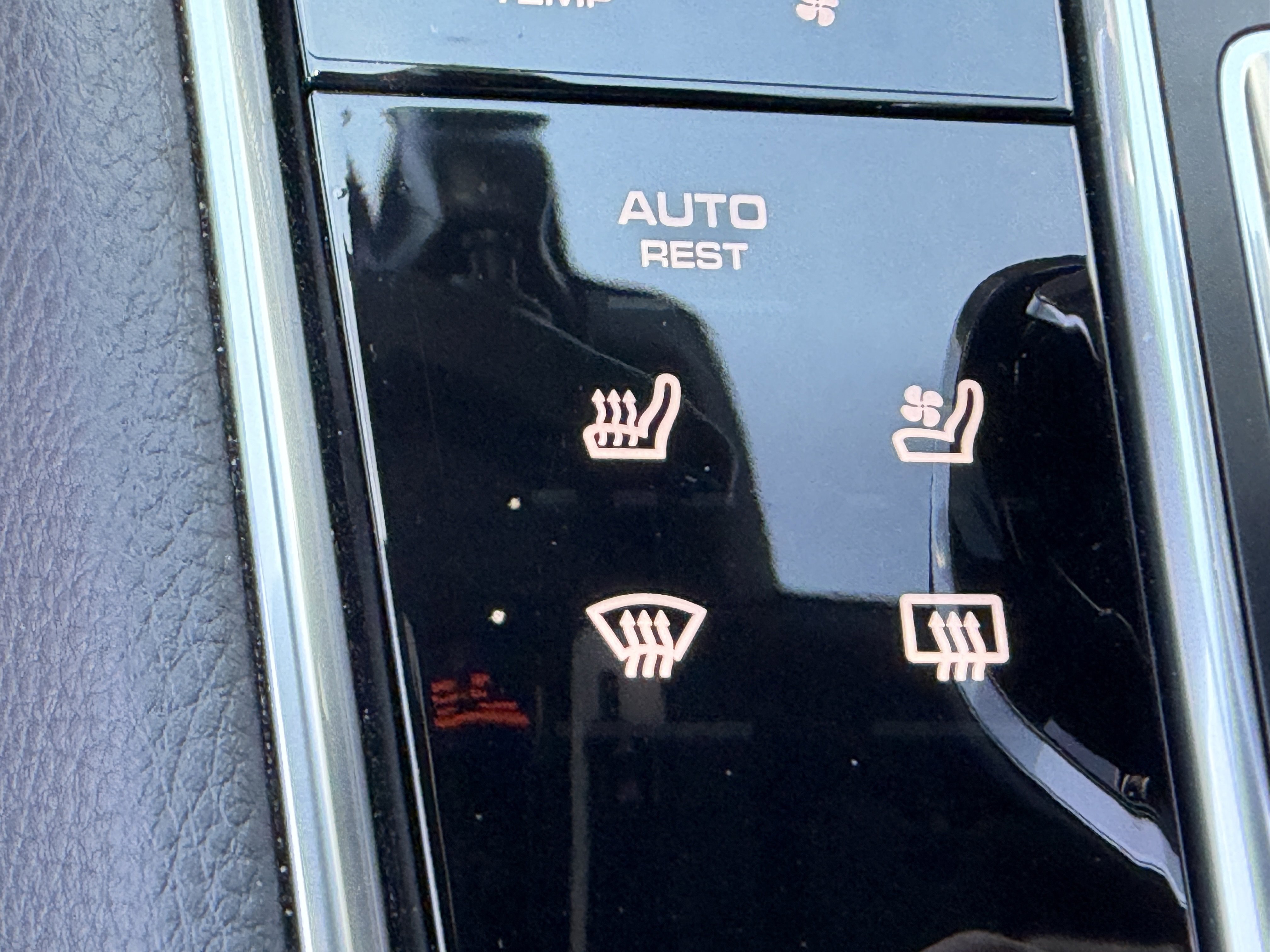 Certified 2023 Porsche Panamera AWD/4WD image 27