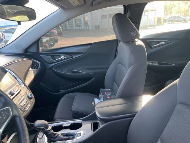 Used 2023 Chevrolet Malibu LT w/ Driver Confidence Package FWD image 9