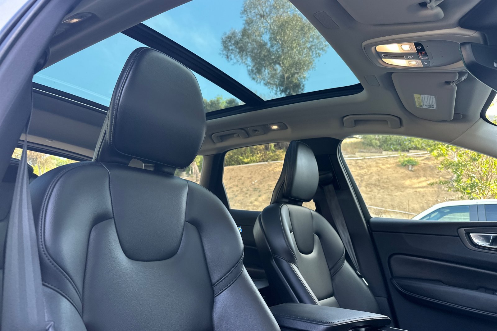 Certified 2025 Volvo XC60 B5 Core AWD/4WD image 20