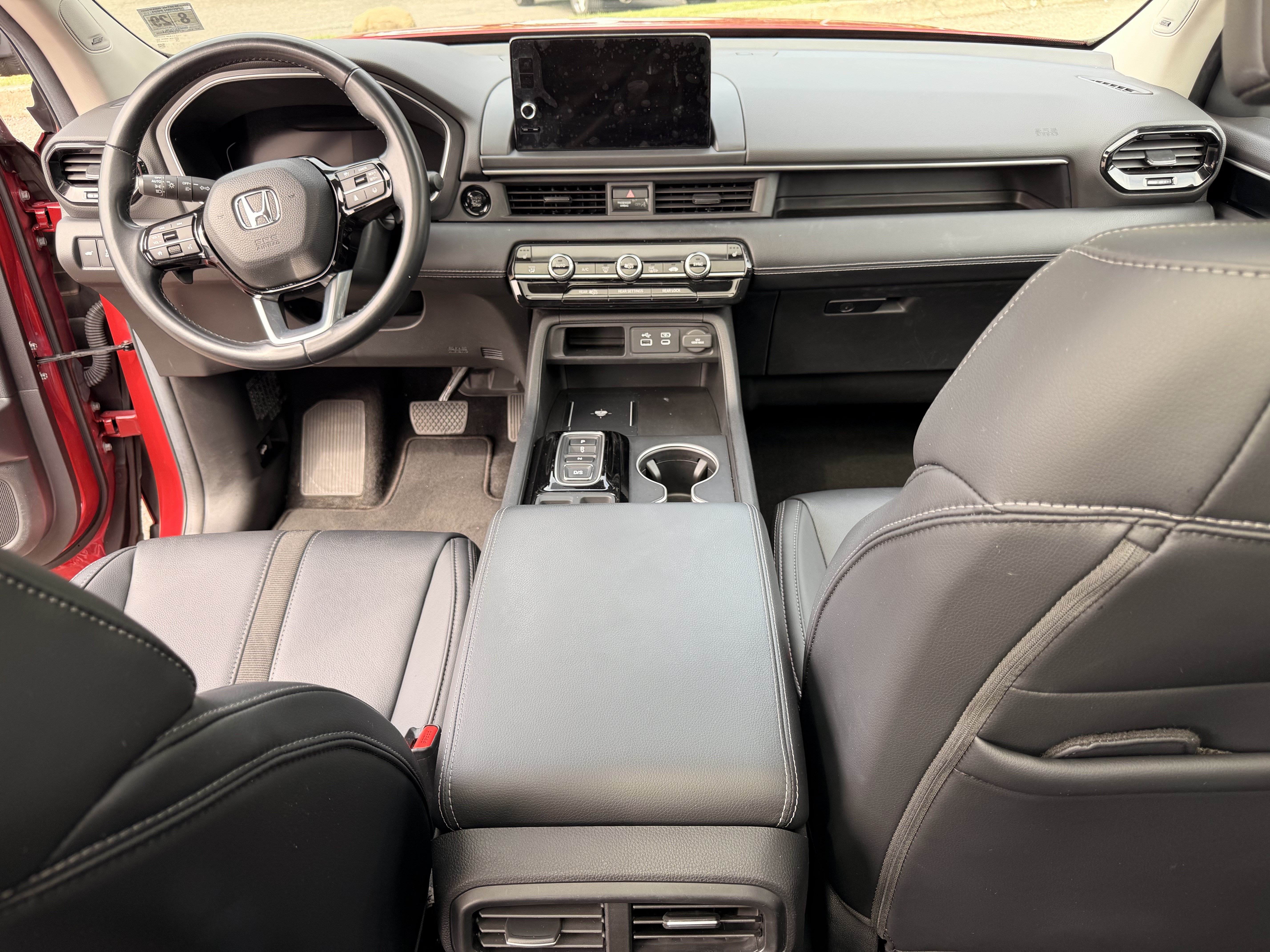 Used 2025 Honda Pilot Touring image 16