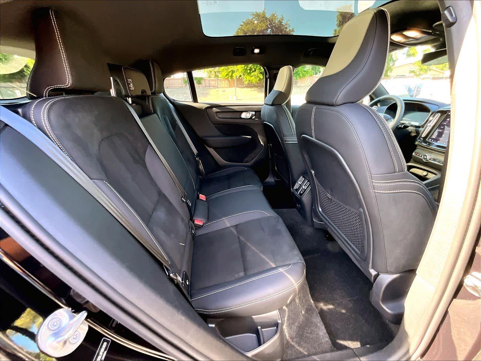 Used 2023 Volvo C40 P8 Recharge Plus w/ Protection Package Premier AWD/4WD image 30