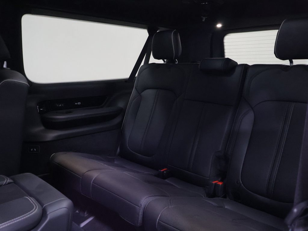 New 2025 Jeep Grand Wagoneer L Series II Obsidian w/ Quick Order Packagew 28T AWD/4WD image 33