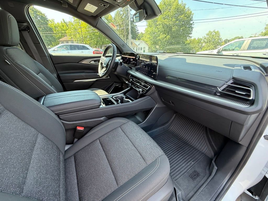 Used 2024 Chevrolet Traverse LT w/ Enhanced Driving Package image 39