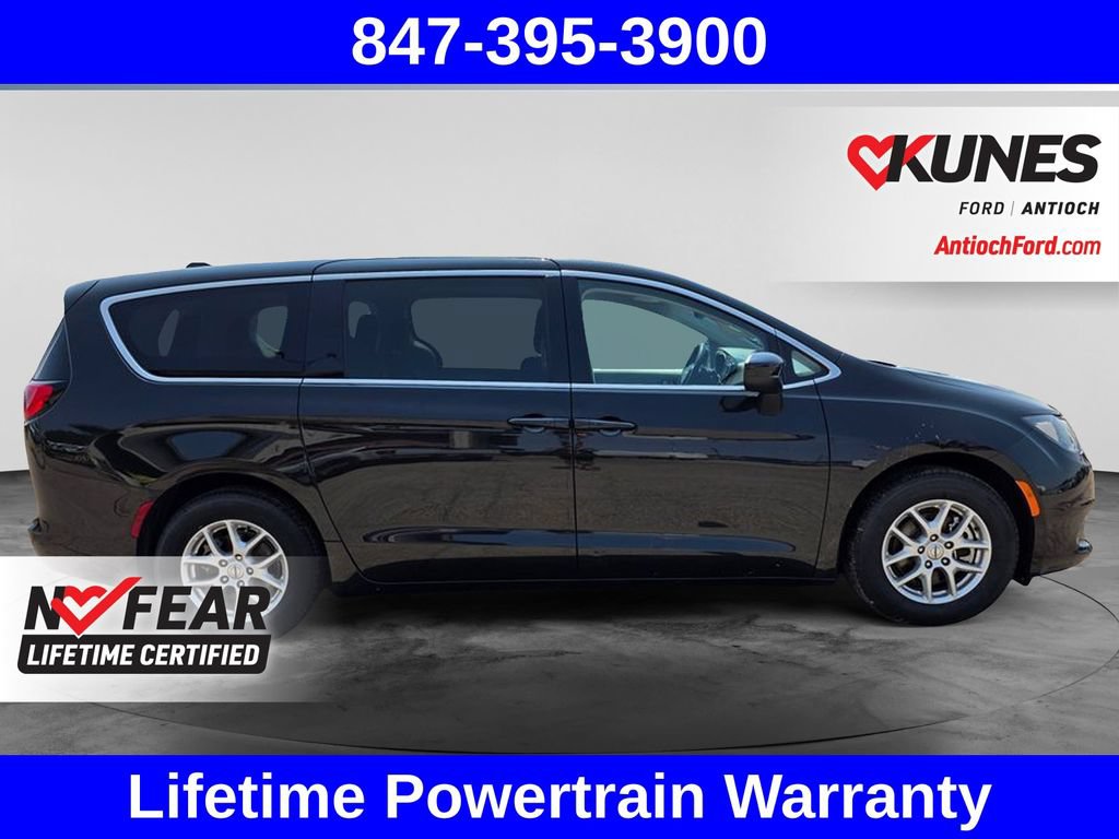 Used 2023 Chrysler Voyager LX FWD image 11