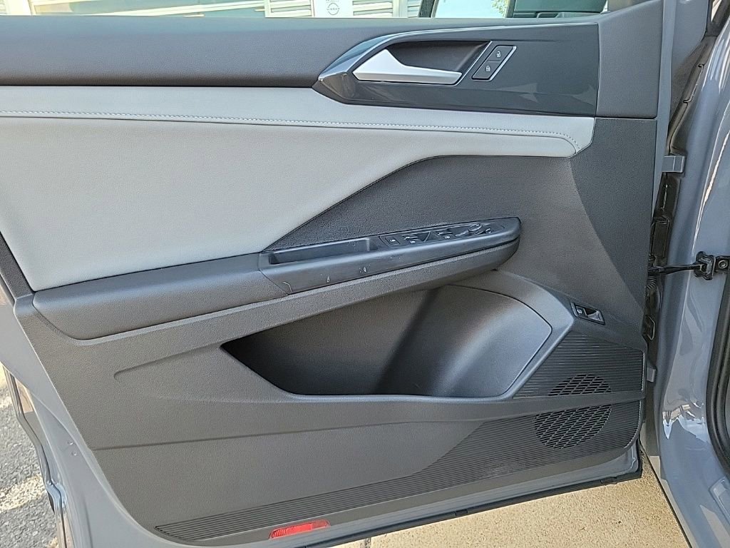 Used 2022 Volkswagen Taos SEL w/ Panoramic Sunroof Package image 20