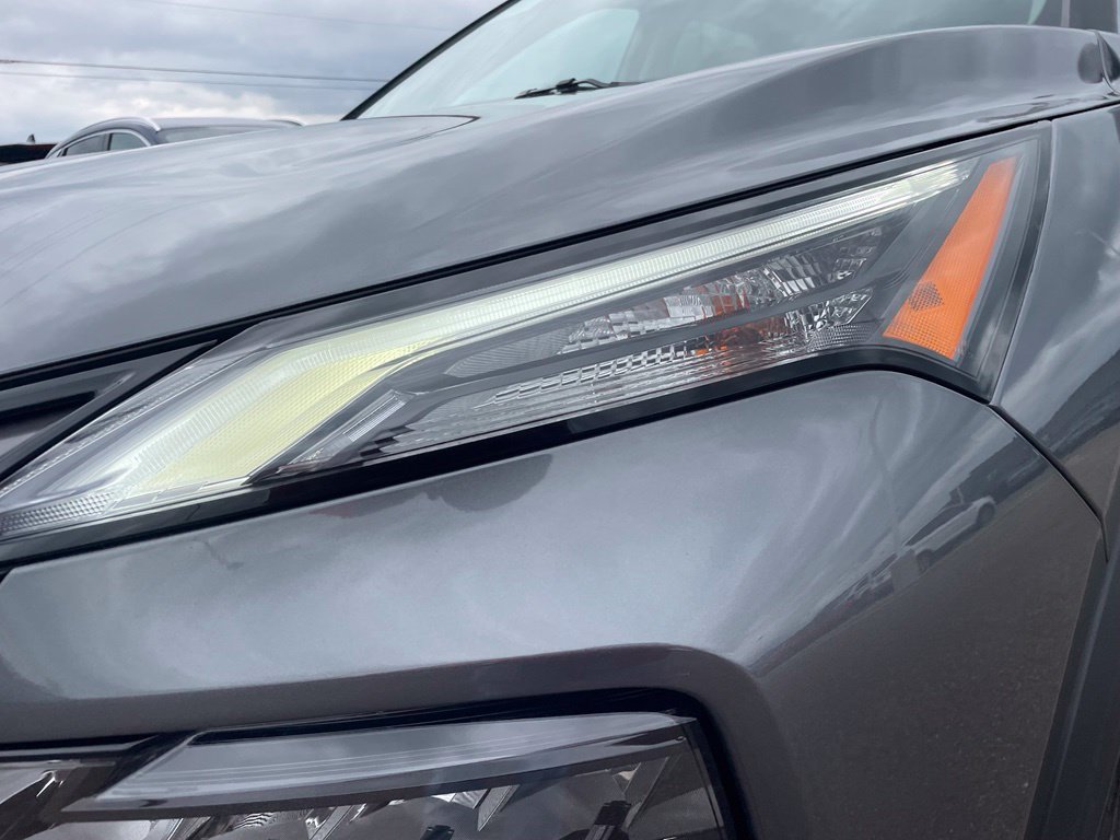 Certified 2026 Nissan Rogue SV FWD image 4