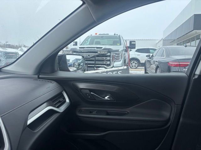 Used 2023 GMC Terrain SLT w/ Elevation Edition image 13