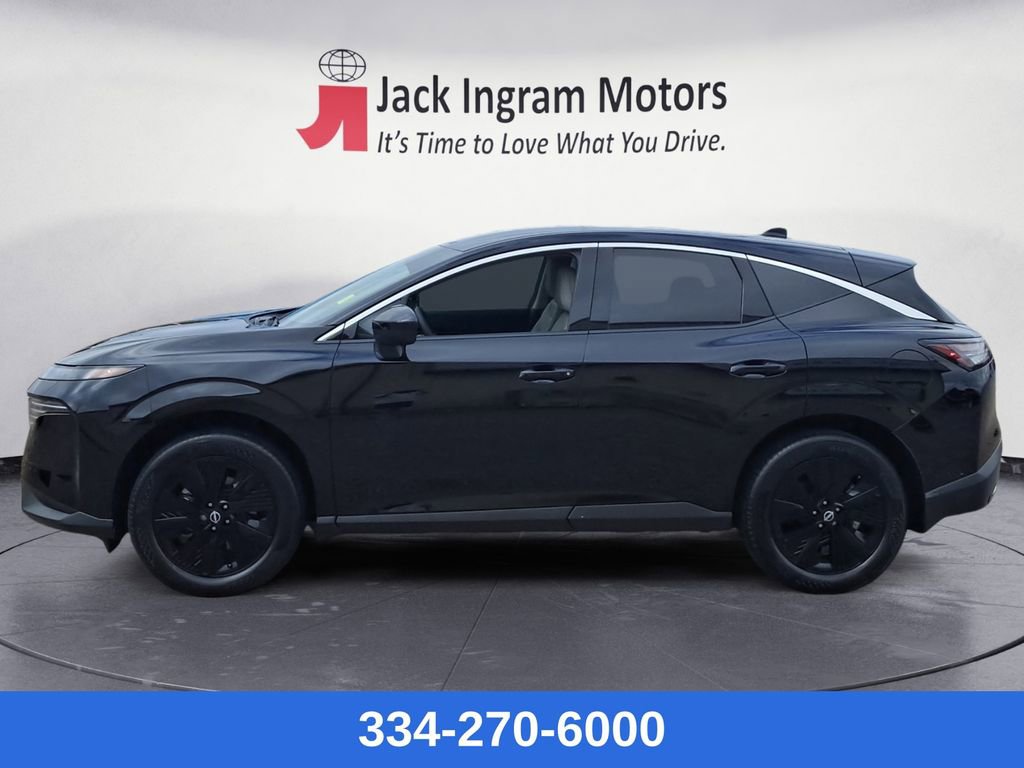 Used 2025 Nissan Murano SV image 2