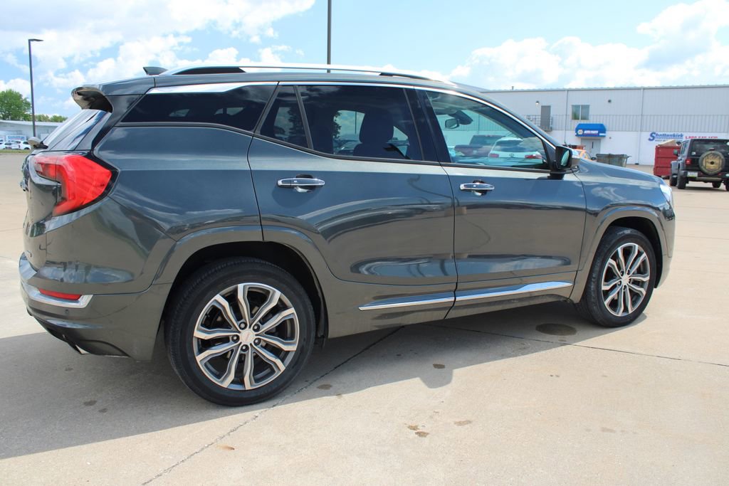 Used 2018 GMC Terrain Denali w/ GMC Pro Grade Package AWD/4WD image 5