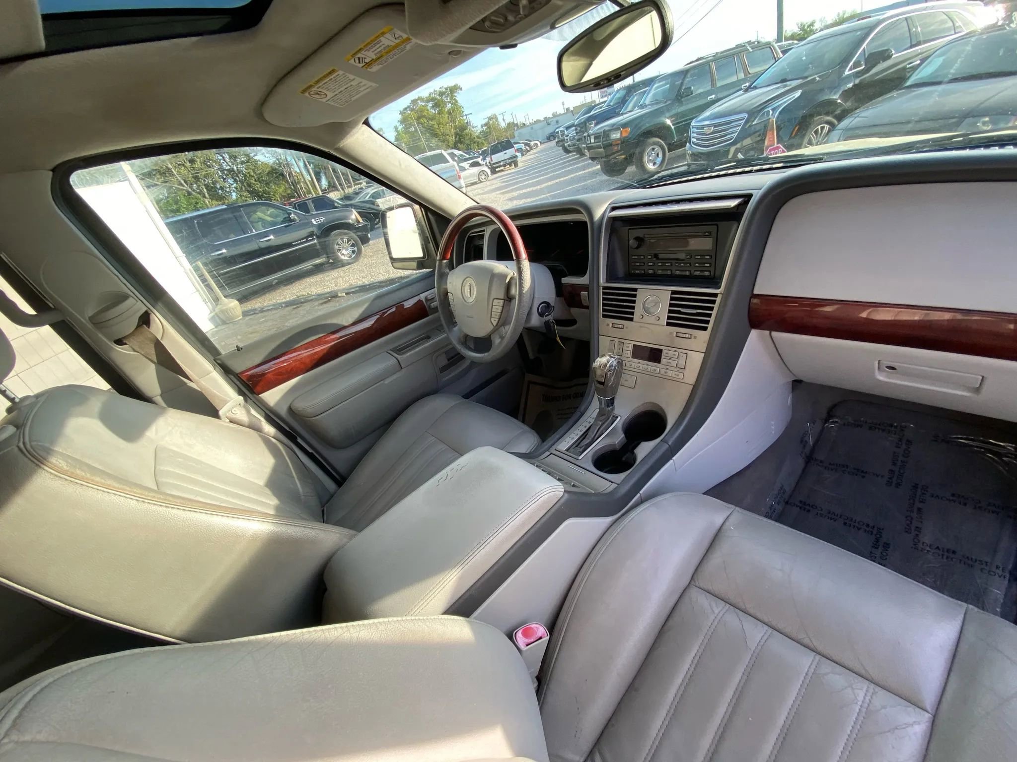 Used 2004 Lincoln Aviator Luxury RWD image 14