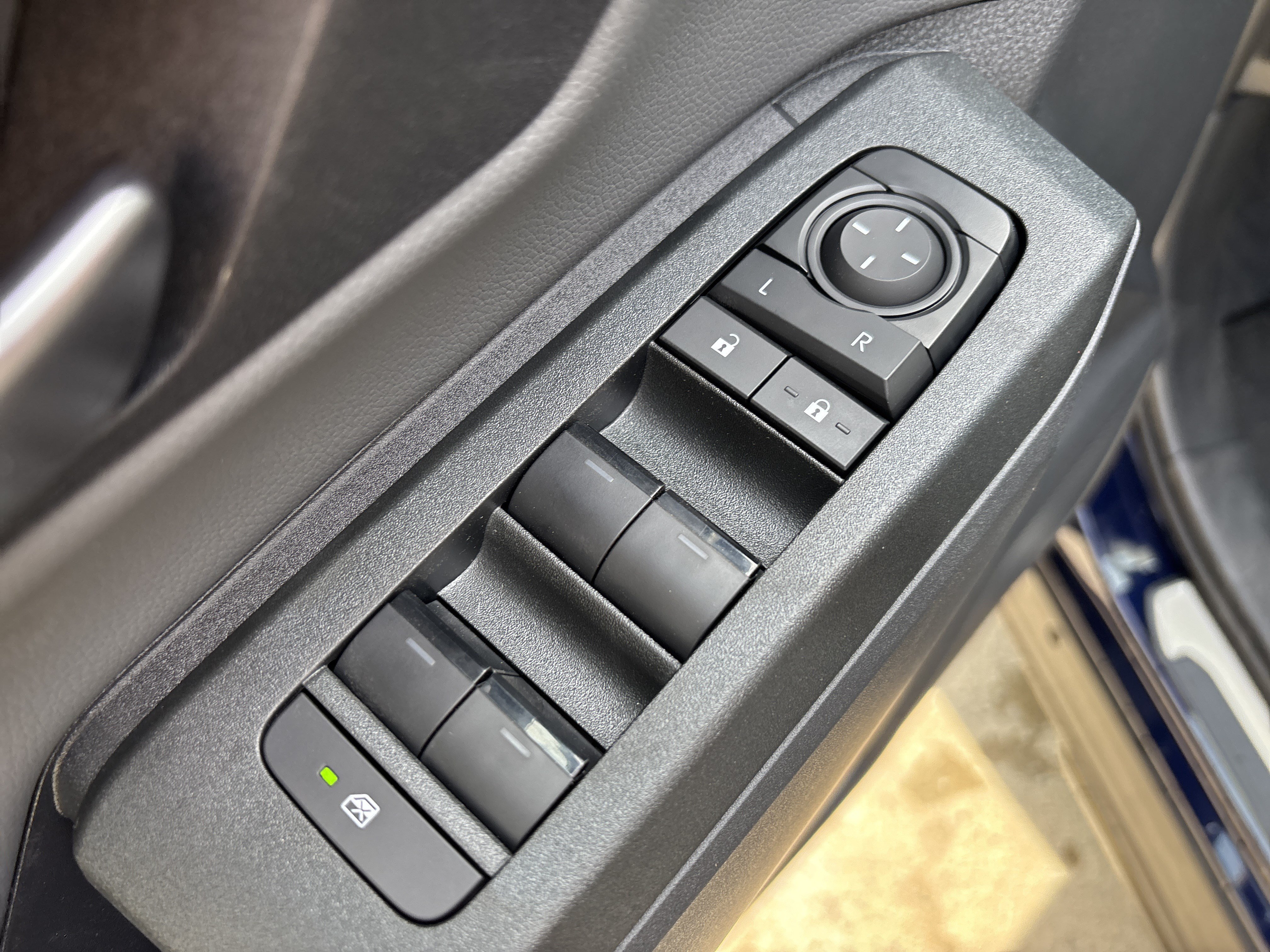 Used 2026 Toyota RAV4 SE AWD/4WD image 13